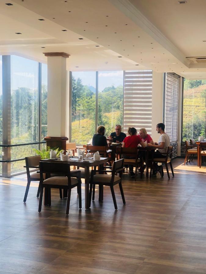 Riverbank Resort Gampola Exterior photo